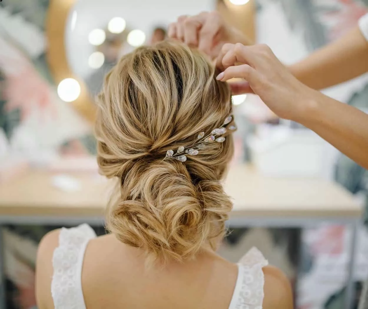 coiffure mi-longue mariage