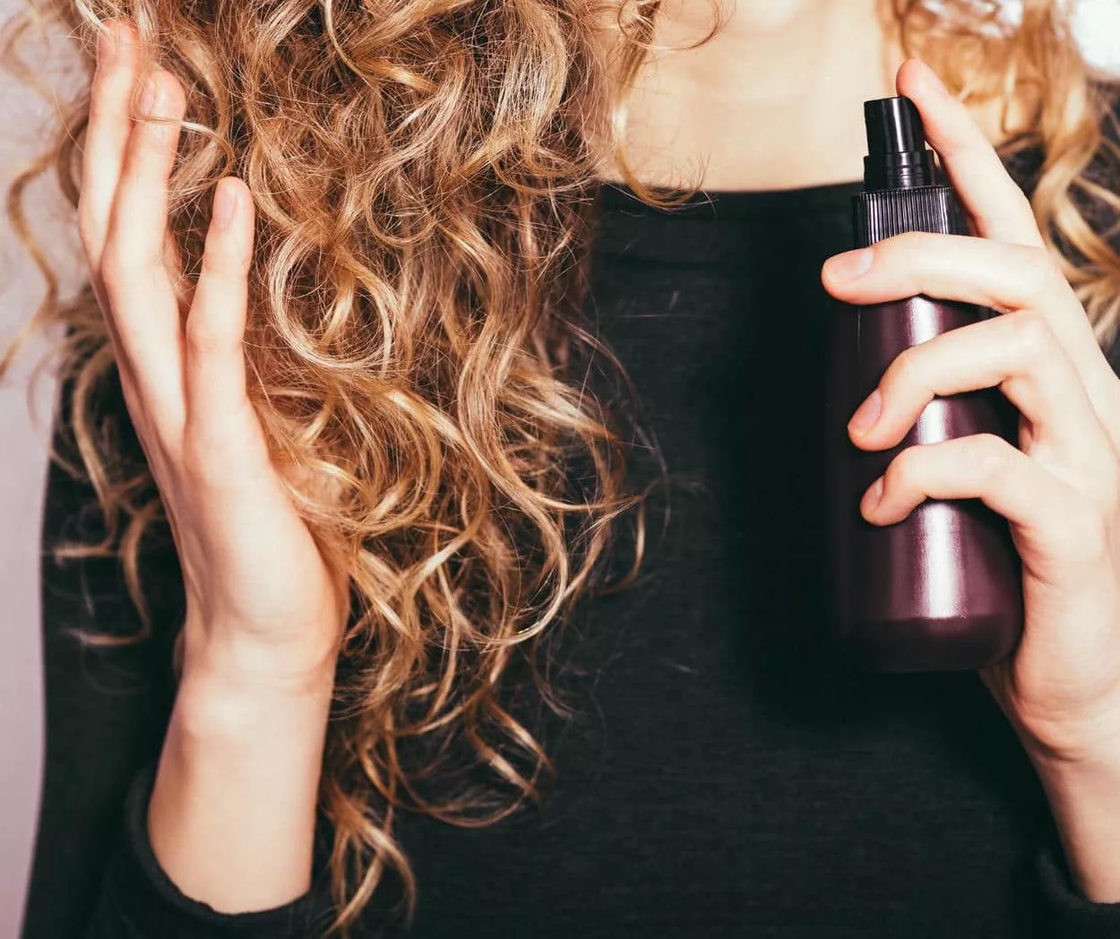 soins cheveux frisés après coupe